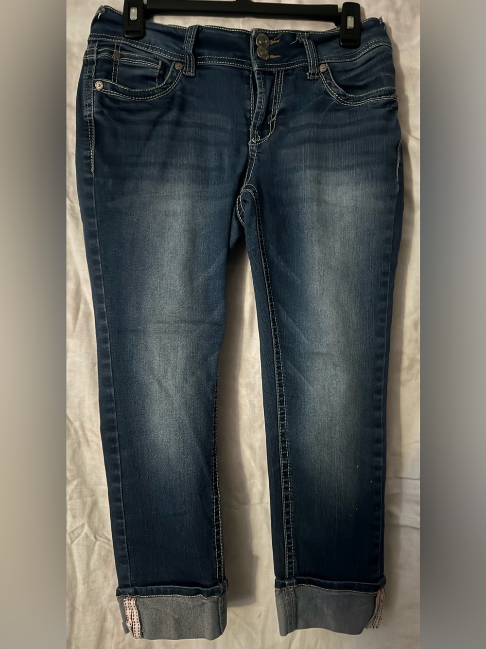 WallFlower Cuffed Capri Jeans Medium Wash Contrast Stitching Women’s